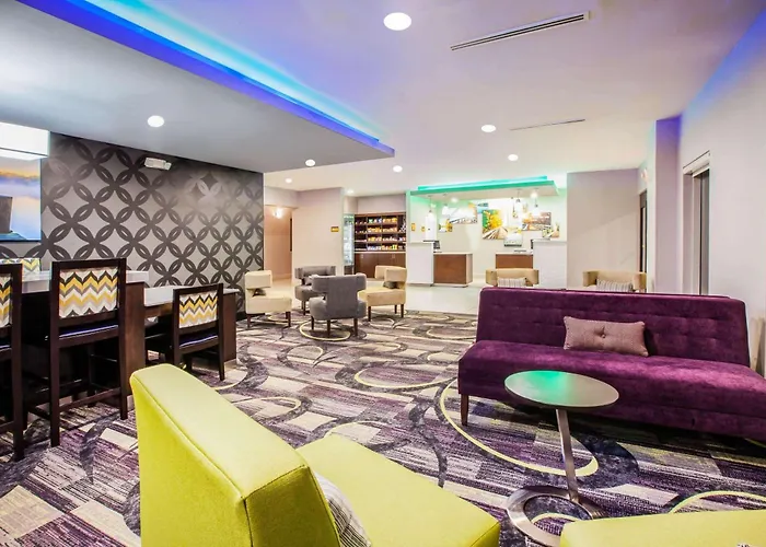 La Quinta Inn And Suites By Wyndham Elkhart